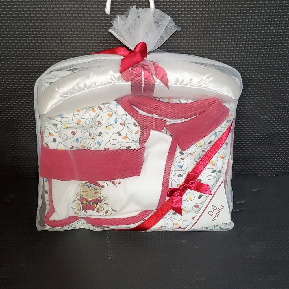 New! Babies First Christmas Onesie/Blanket Set!